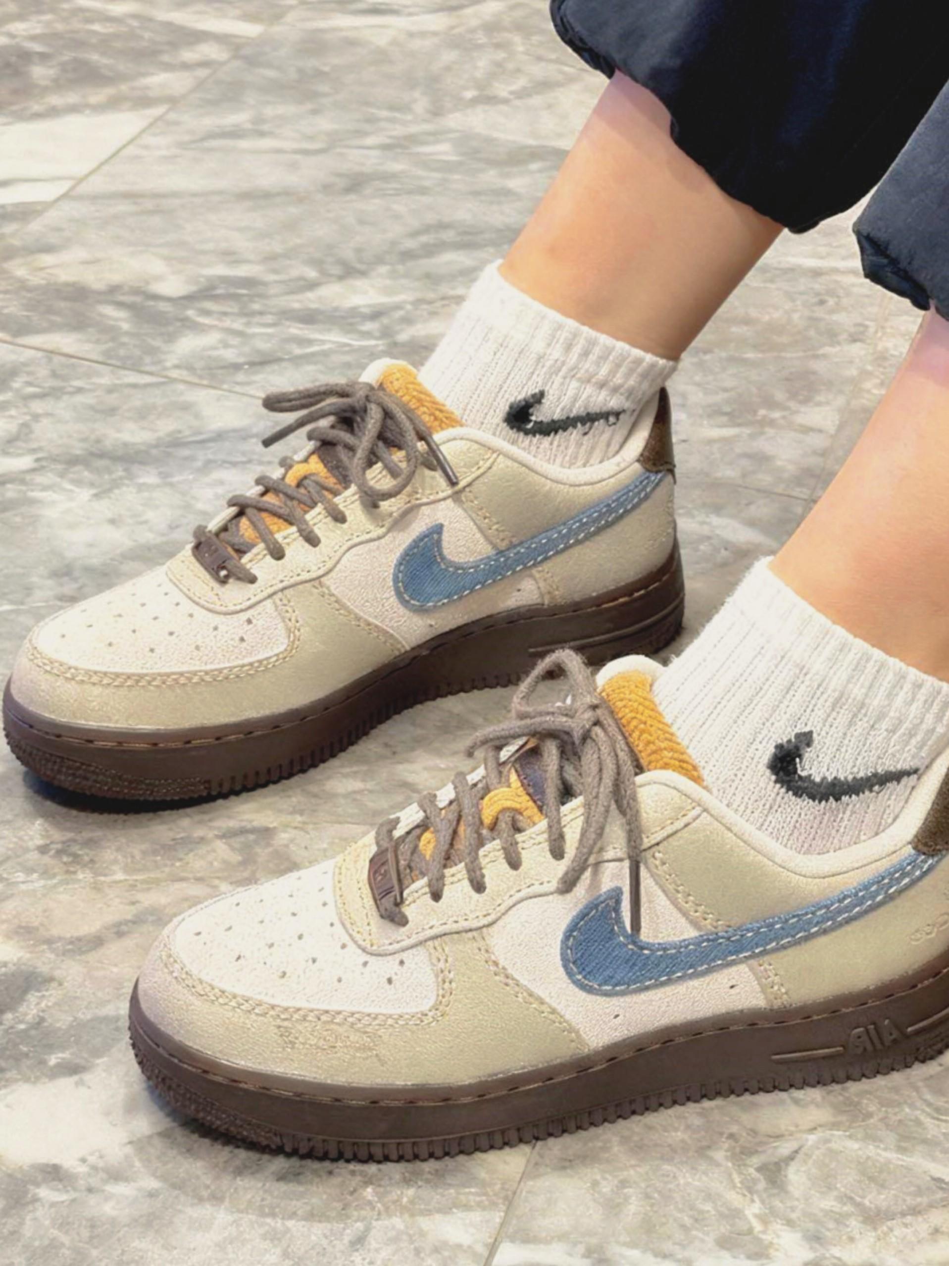 请大数据推给秋冬通勤党!Nike Air Force 1 Low爱与和平板鞋??